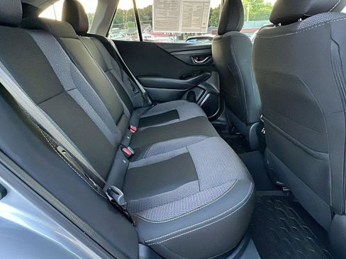 Used 2025 Subaru Outback Premium w/ Popular Package #1A image 15