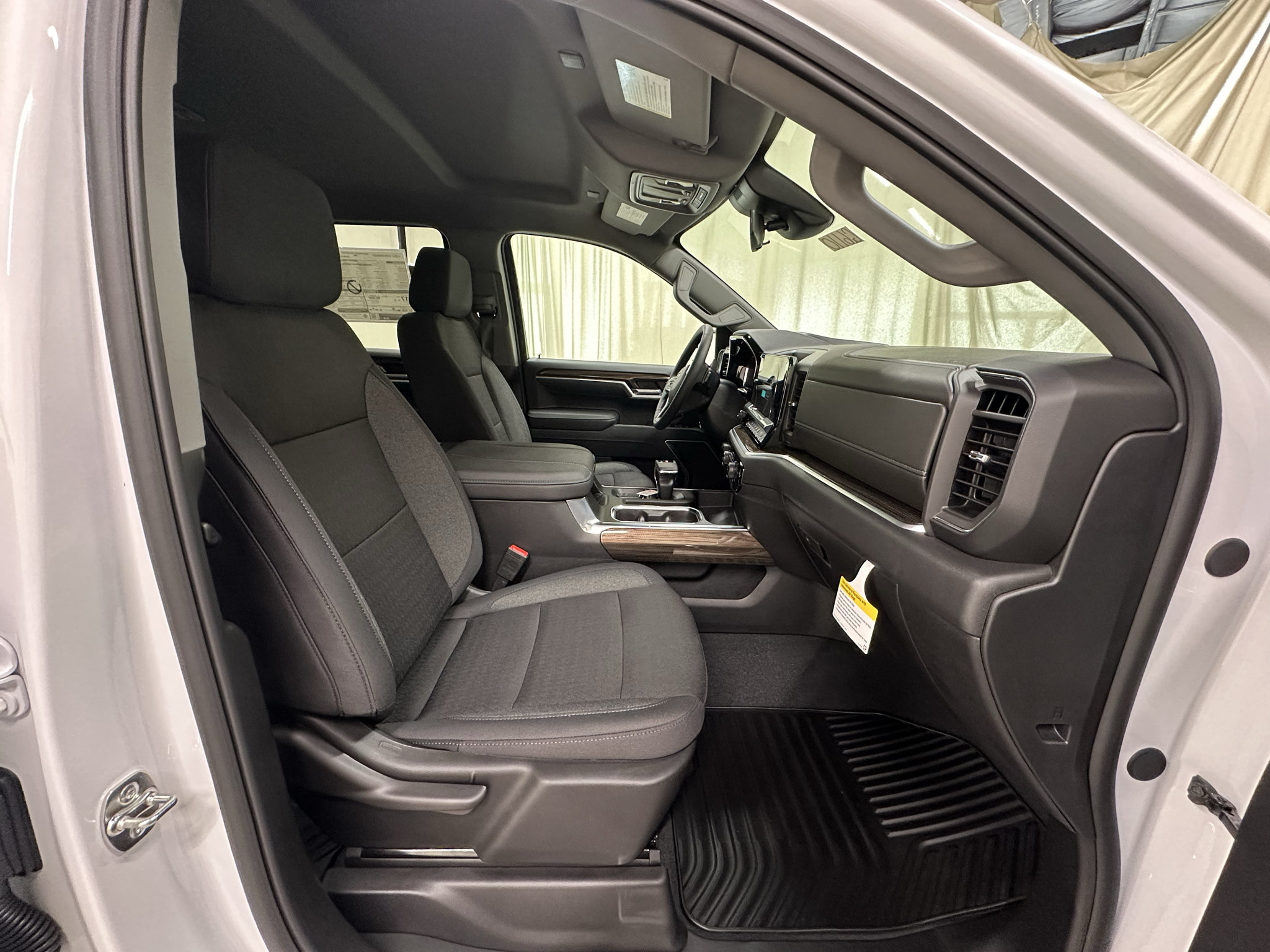 New 2026 Chevrolet Silverado 1500 RST AWD/4WD image 15