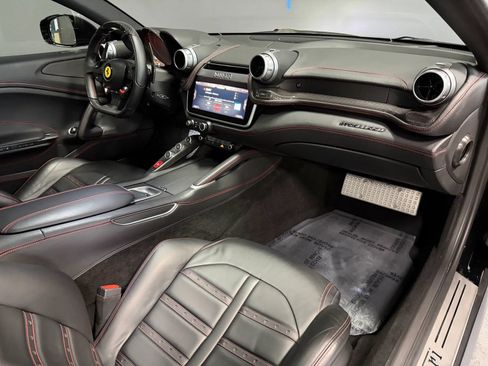 Used 2018 Ferrari GTC4Lusso AWD/4WD image 28