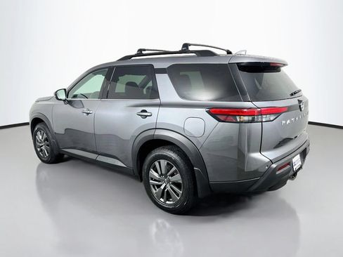 Used 2024 Nissan Pathfinder SV w/ SV Premium Package AWD/4WD image 5