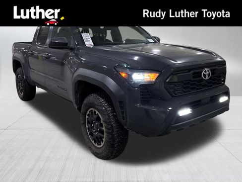 Used 2025 Toyota Tacoma TRD Off-Road image 1
