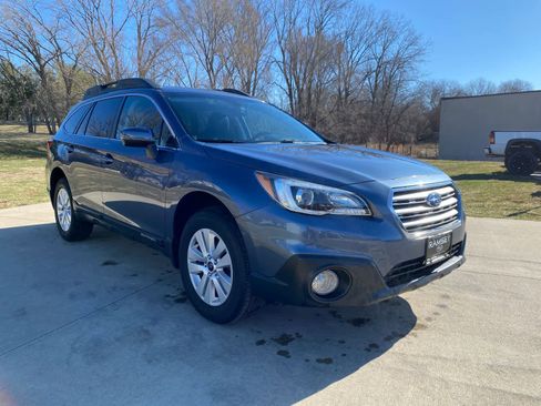 Used 2017 Subaru Outback 2.5i Premium image 8