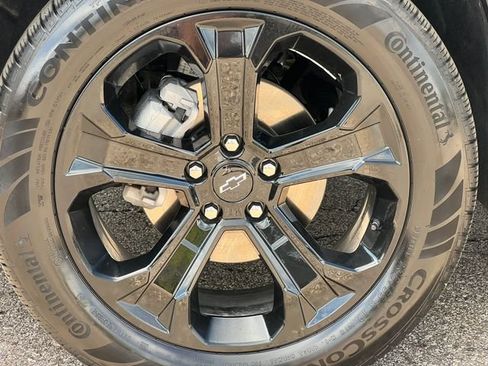 Used 2025 Chevrolet Equinox LT w/ Safety and Technology Package FWD image 6