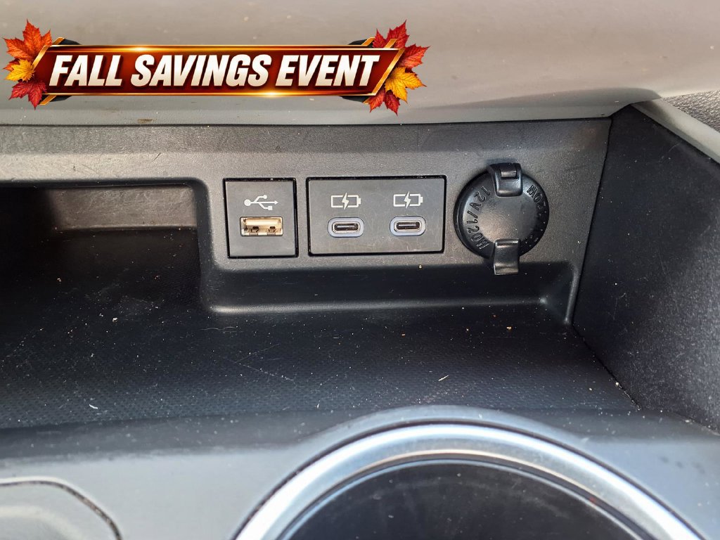 Used 2023 Toyota Highlander XLE AWD/4WD image 23