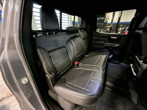 Used 2022 Chevrolet Silverado 1500 High Country w/ Technology Package AWD/4WD image 16