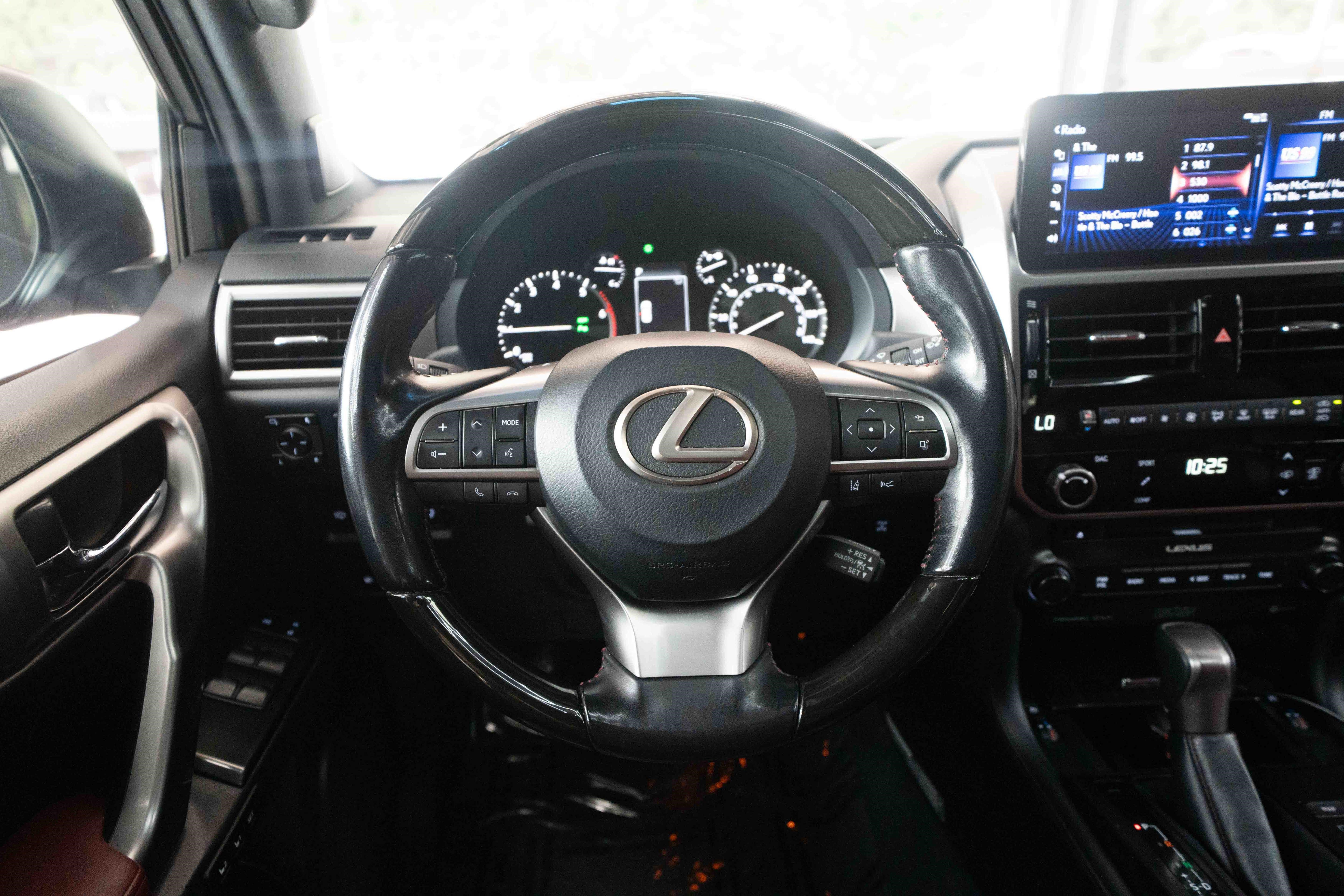 Used 2023 Lexus GX 460 Luxury w/ Sport Design Package AWD/4WD image 21
