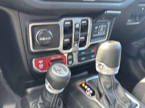 Used 2026 Jeep Wrangler Unlimited Rubicon AWD/4WD image 13