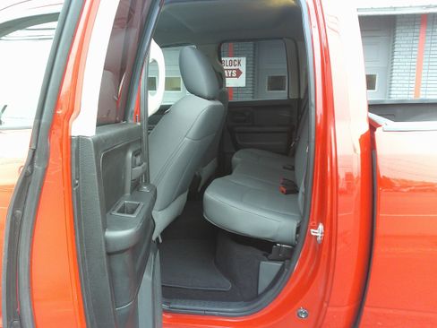 Used 2018 RAM 1500 Express w/ Express Value Package image 17