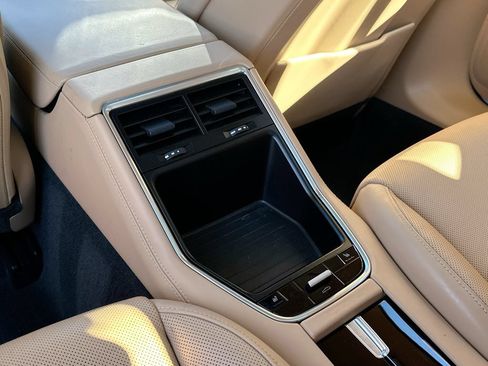 Used 2018 Porsche Panamera 4 AWD/4WD image 27