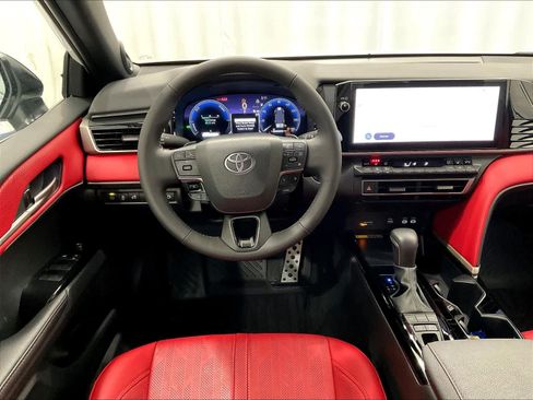 Used 2025 Toyota Camry XSE w/ Premium Package image 17