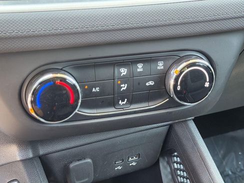 Used 2025 Chevrolet TrailBlazer LS FWD image 11