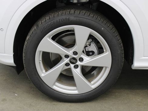 New 2025 Audi Q5 Premium Plus image 28