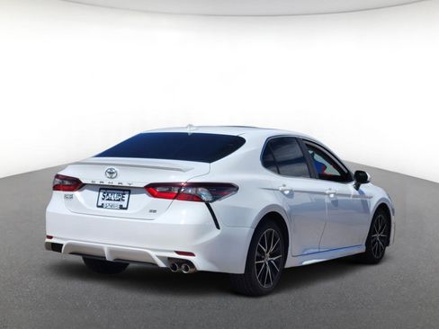 Used 2023 Toyota Camry SE FWD image 3