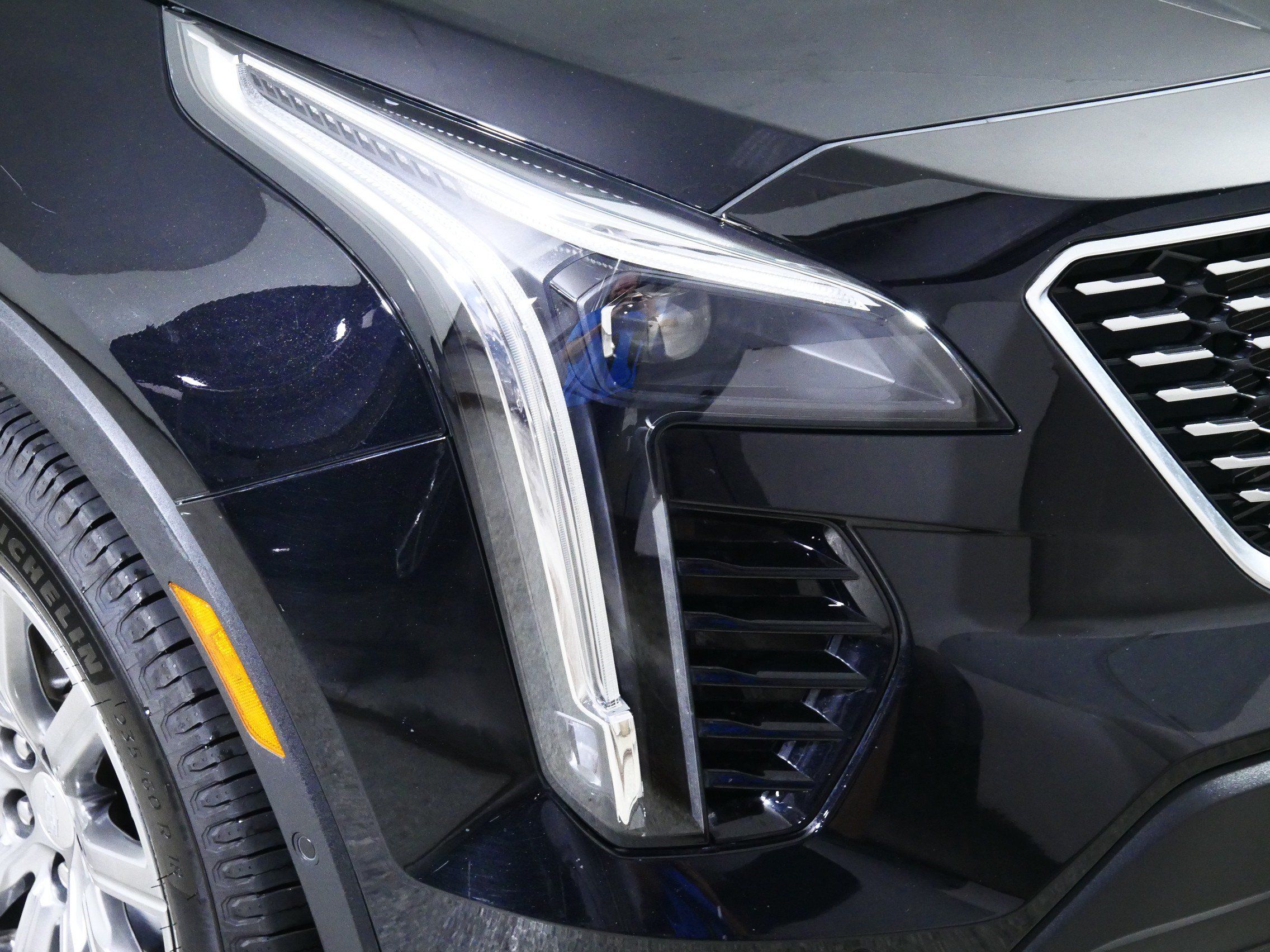 Certified 2019 Cadillac XT4 Premium Luxury w/ Technology Package AWD/4WD image 16