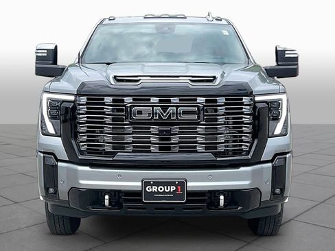 Used 2025 GMC Sierra 3500 Denali Ultimate AWD/4WD image 4