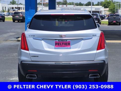 Used 2018 Cadillac XT5 Luxury w/ Driver Awareness Package FWD image 5