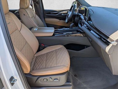 Used 2022 Cadillac Escalade Premium Luxury image 23