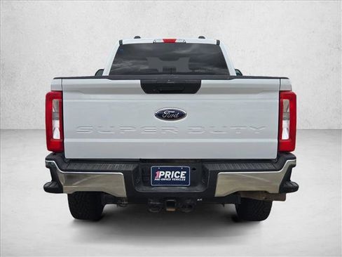 Used 2025 Ford F250 XLT image 6