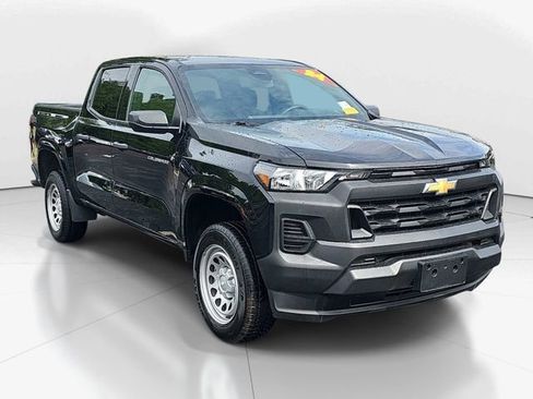 Used 2024 Chevrolet Colorado W/T RWD image 1