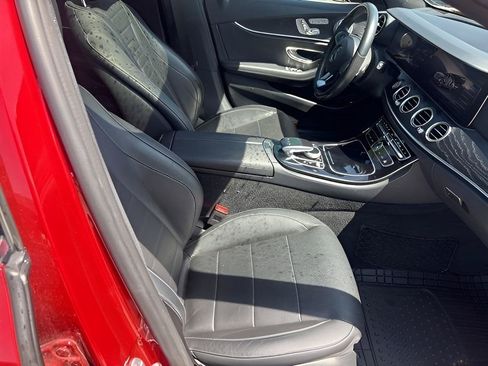 Used 2017 Mercedes-Benz E 300 4MATIC image 17