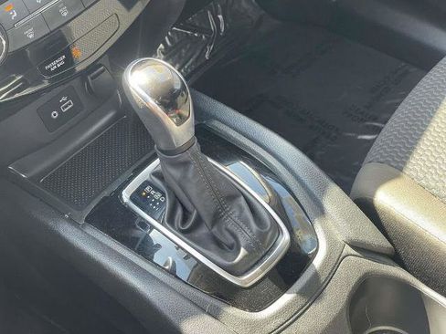 Used 2021 Nissan Rogue Sport S image 15