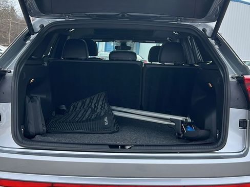 Certified 2023 Volkswagen Atlas Cross Sport SEL Premium R-Line image 17