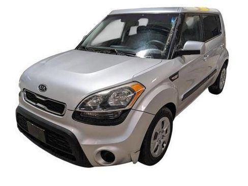 Used 2012 Kia Soul FWD image 1