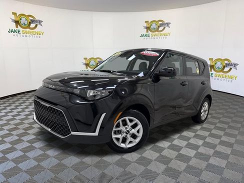 Certified 2025 Kia Soul LX w/ LX Technology Package FWD image 4