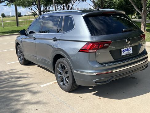 Certified 2022 Volkswagen Tiguan SE FWD image 8