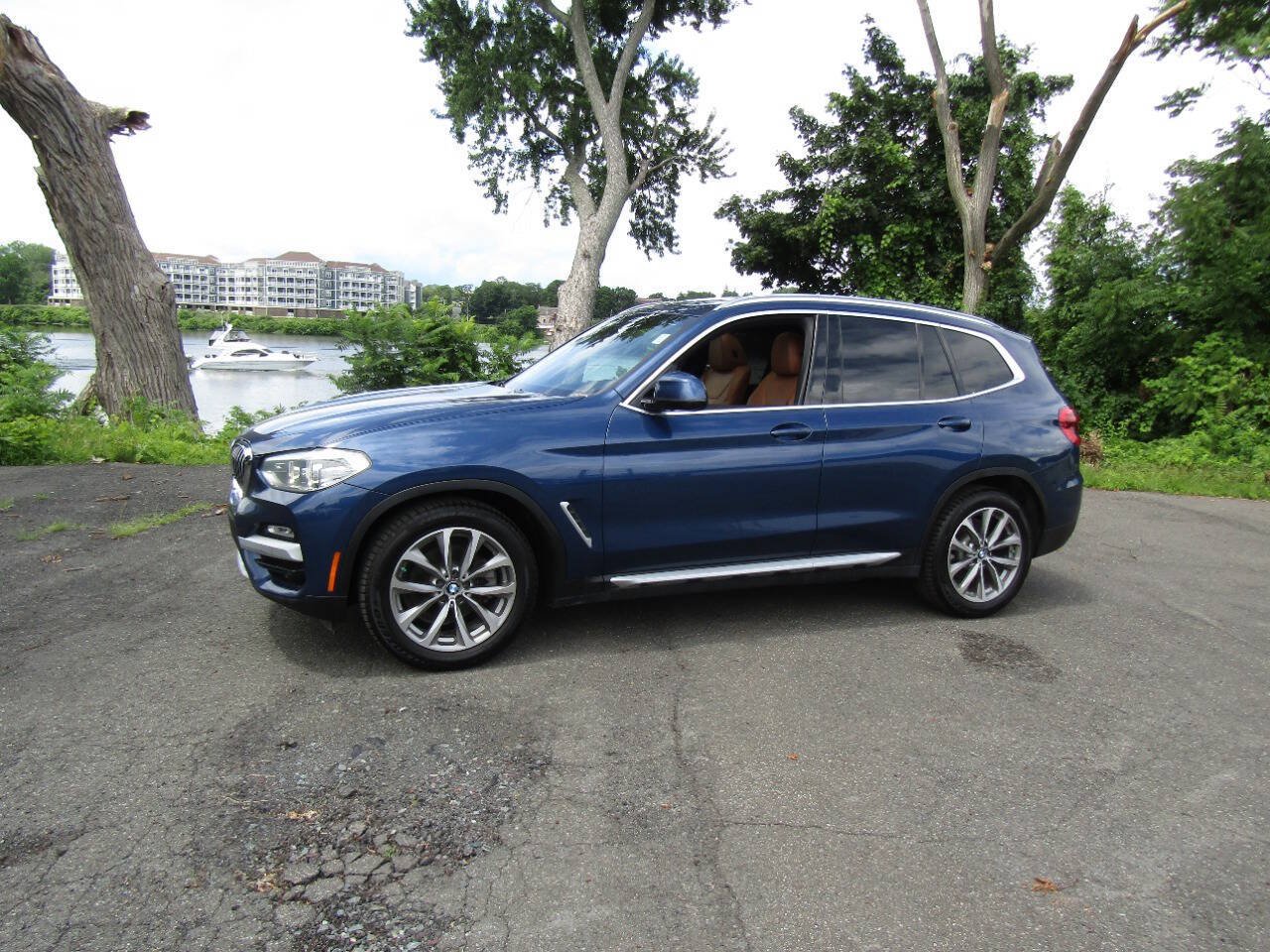 Used 2019 BMW X3 xDrive30i AWD/4WD image 2