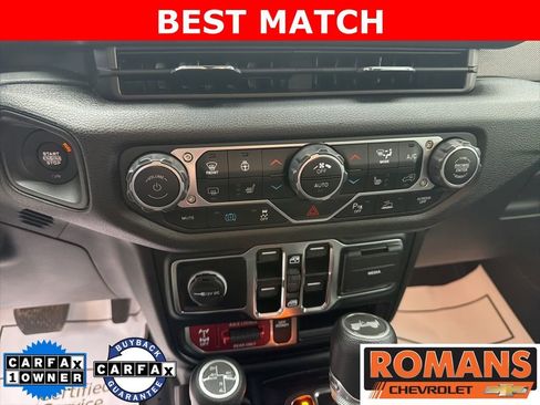 Used 2024 Jeep Wrangler Unlimited AWD/4WD image 16
