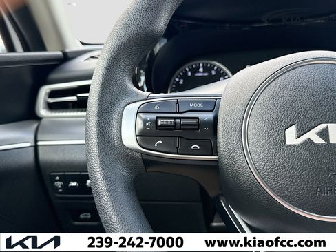 Used 2022 Kia K5 LXS image 33