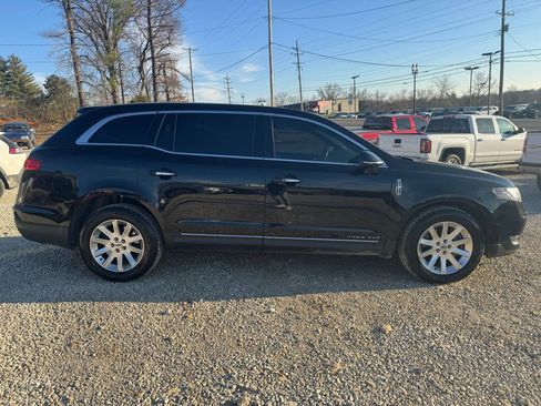 Used 2017 Lincoln MKT AWD image 6