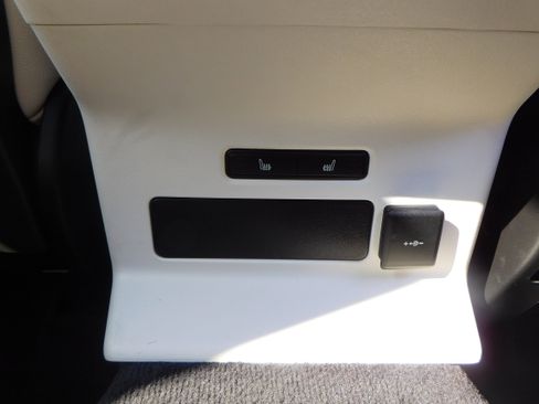 Used 2023 Land Rover Range Rover Velar S image 43