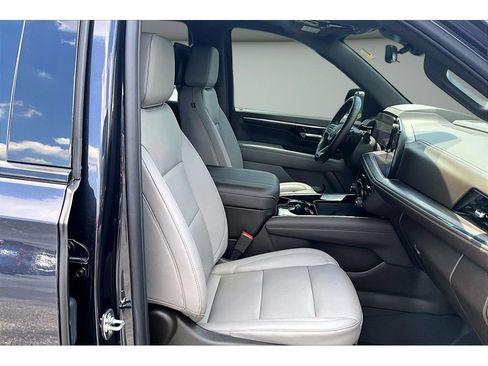 Used 2026 Chevrolet Tahoe Z71 AWD/4WD image 48