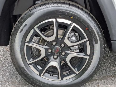 Used 2025 Jeep Compass Trailhawk AWD/4WD image 12