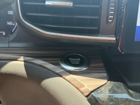 Used 2023 Ford Explorer Limited w/ Equipment Group 301A RWD image 22