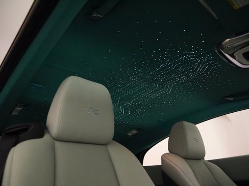 Used 2021 Rolls-Royce Wraith RWD image 22