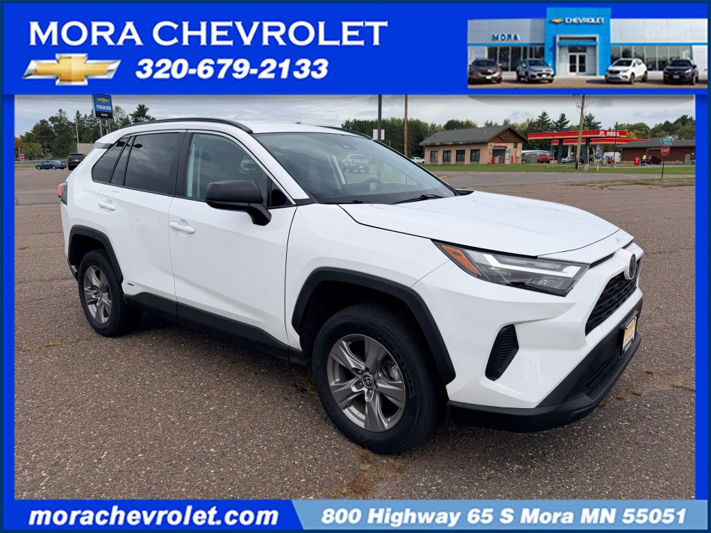 Used 2023 Toyota RAV4 LE AWD/4WD image 1