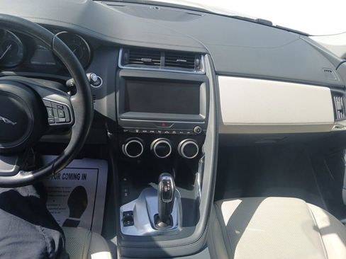Used 2020 Jaguar E-PACE SE image 12