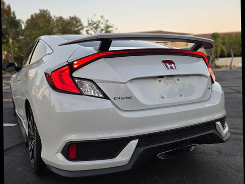 Used 2017 Honda Civic Si image 8