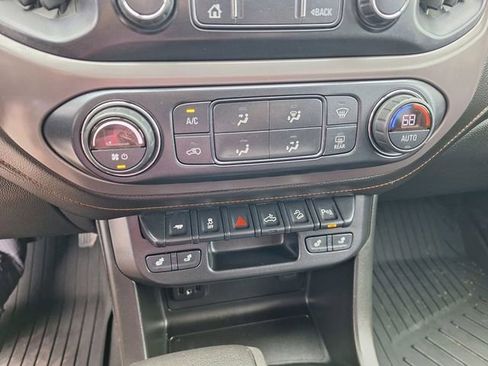 Used 2021 GMC Canyon AT4 AWD/4WD image 25