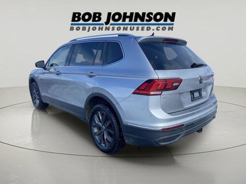 Used 2023 Volkswagen Tiguan SE w/ Panoramic Sunroof Package image 7