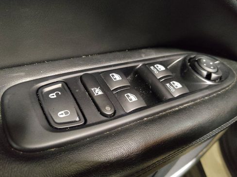 Used 2020 Jeep Compass Latitude FWD image 27