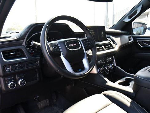 Used 2023 GMC Yukon SLT w/ SLT Premium Package AWD/4WD image 11