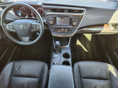 Used 2013 Toyota Avalon XLE image 26