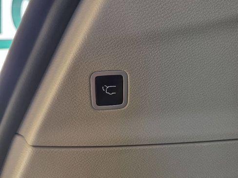 Used 2018 Chrysler Pacifica Touring Plus w/ Tire & Wheel Group image 22