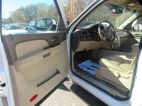Used 2009 GMC Yukon 4WD Hybrid image 23