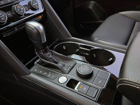 Certified 2023 Volkswagen Atlas SEL R-Line AWD/4WD image 41