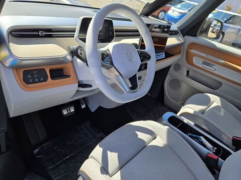 New 2025 Volkswagen ID. Buzz Pro S Plus image 11
